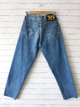 Load image into Gallery viewer, Reworked Levis 501 - Blue